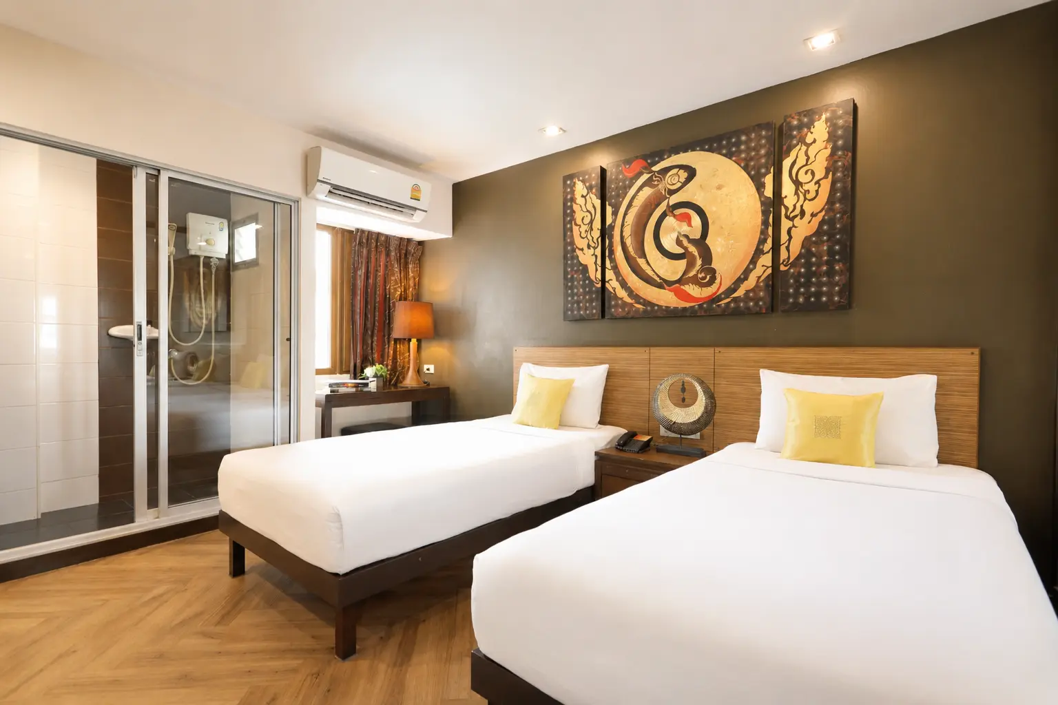 Bright Super Deluxe Twin room with two beds at Sleep Withinn