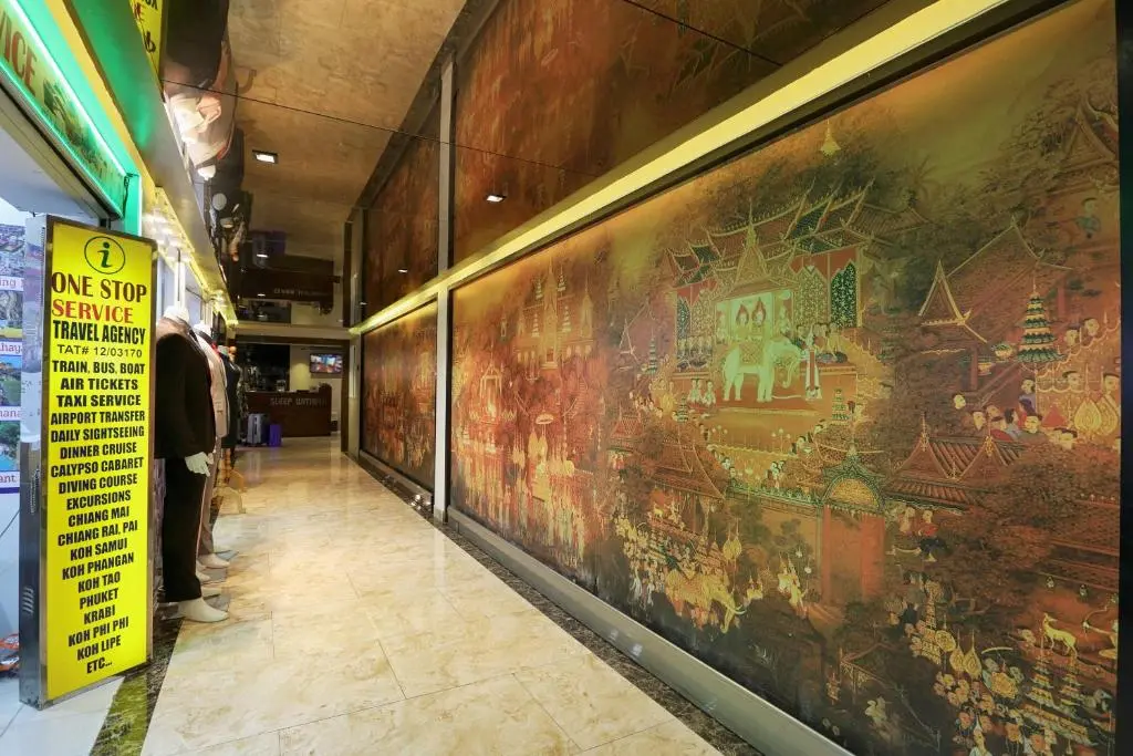 Sleep Withinn lobby entrance corridor